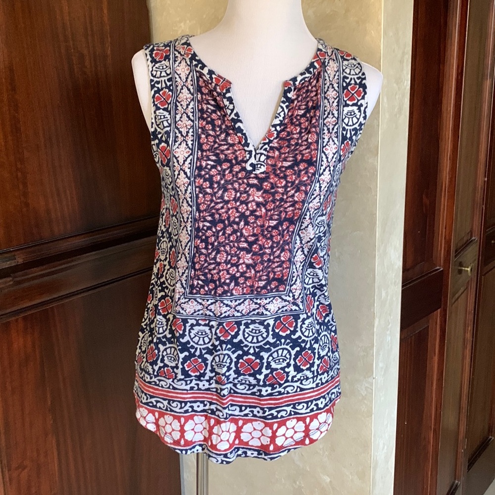 Lucky Brand sleeveless curved hem tank top
